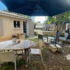 https://jolie-maison-avignon-montfavet.aixenprovencehotels.org