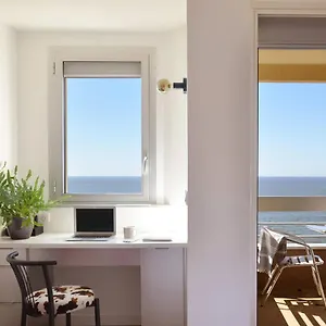 https://nouvelle-vague-studio-w-balcony-seaview-pool.biarritzhotels.info